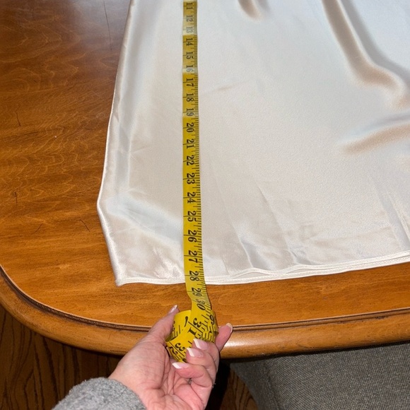 Elegant White Satin Half Slip/Skirt - Picture 7 of 9